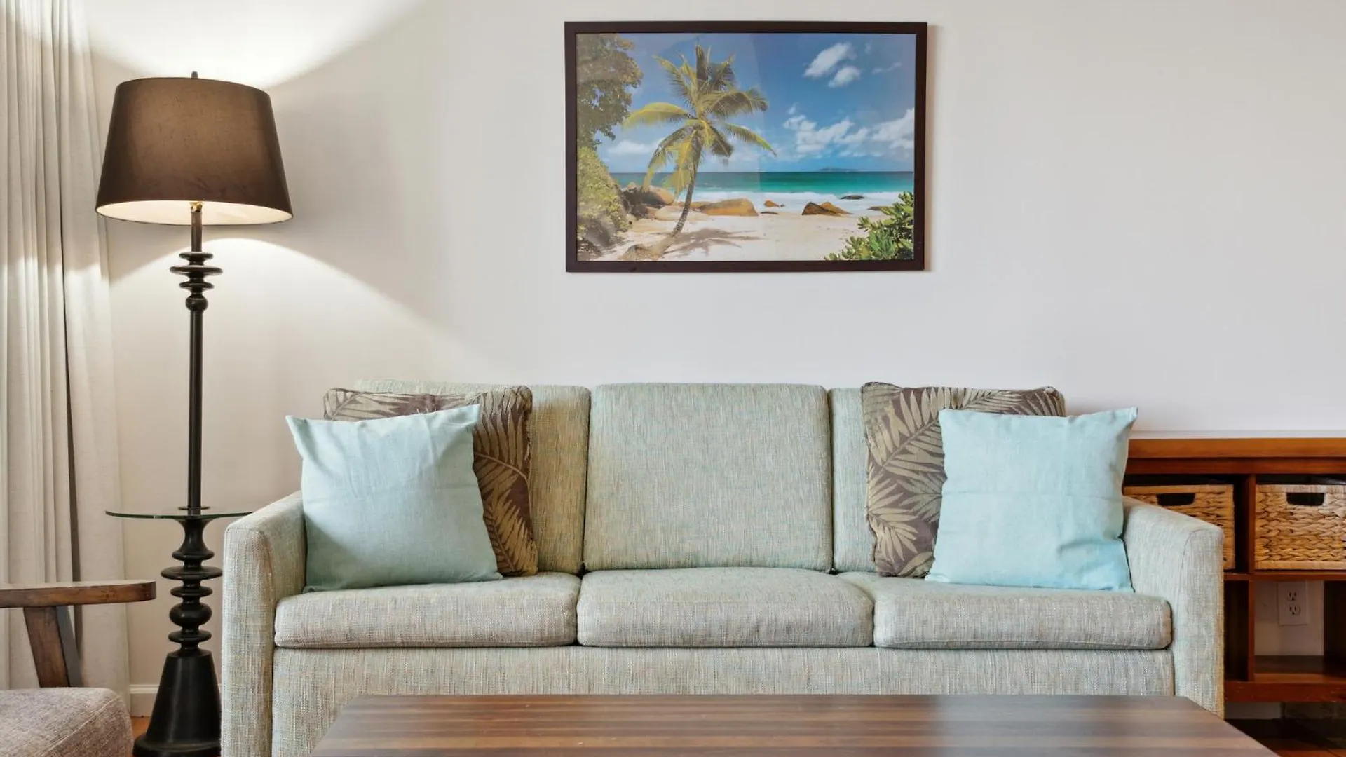 Bright 21St-Floor Corner Condo With Diamond Head Views, Full Kitchen And Steps To Beach Honolulu