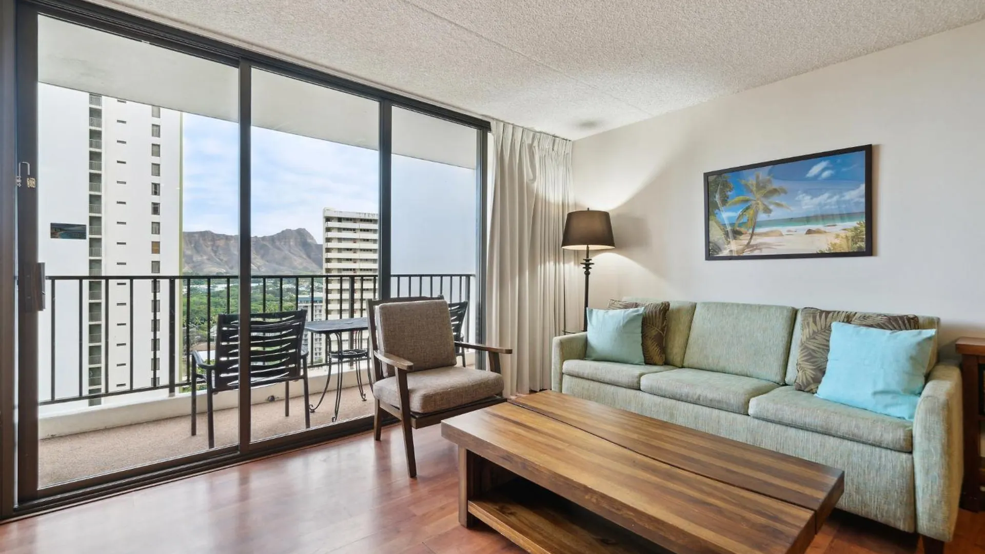 Bright 21St-Floor Corner Condo With Diamond Head Views, Full Kitchen And Steps To Beach Honolulu Apartman