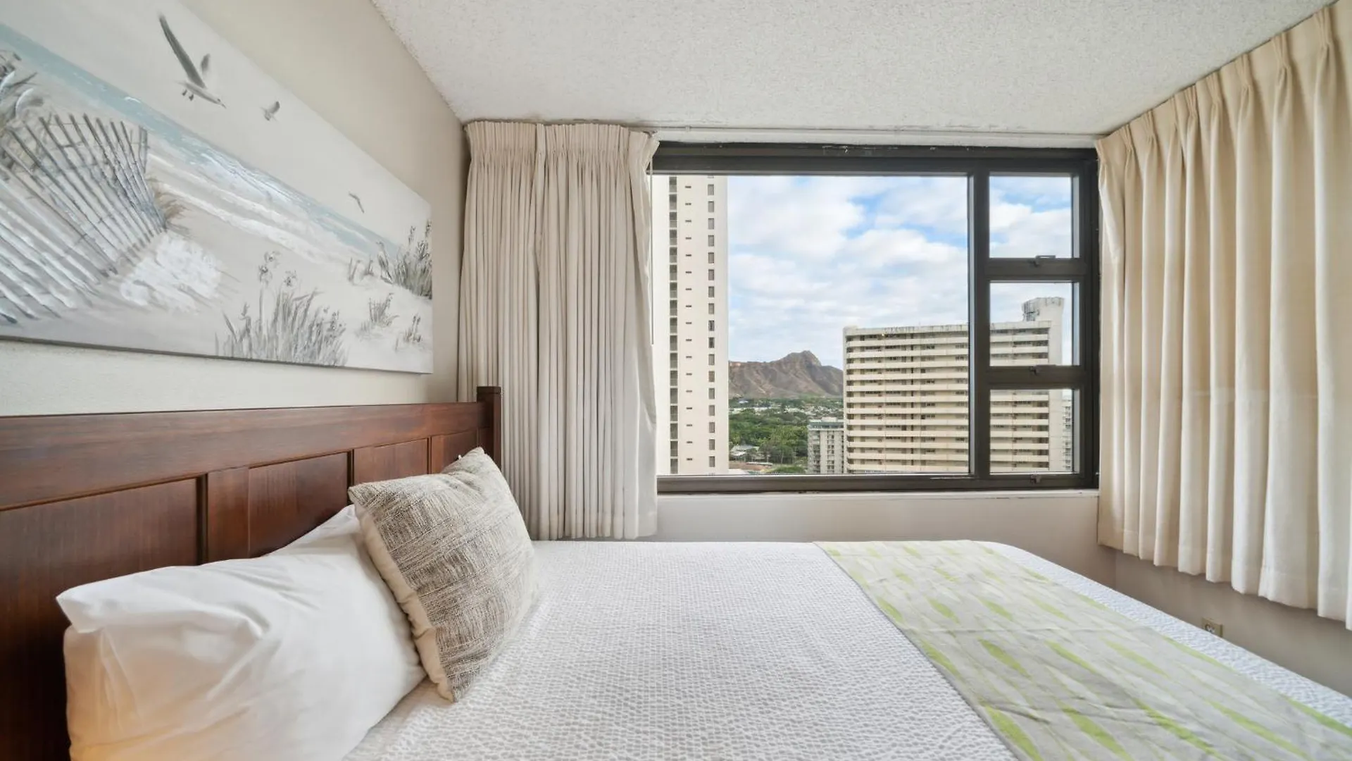 Apartman Bright 21St-Floor Corner Condo With Diamond Head Views, Full Kitchen And Steps To Beach Honolulu