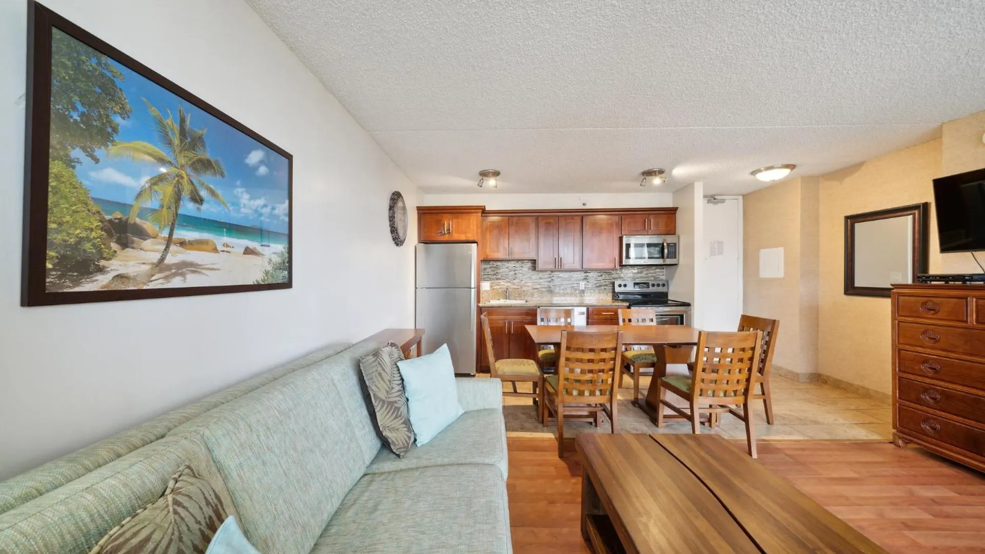 Bright 21St-Floor Corner Condo With Diamond Head Views, Full Kitchen And Steps To Beach Honolulu