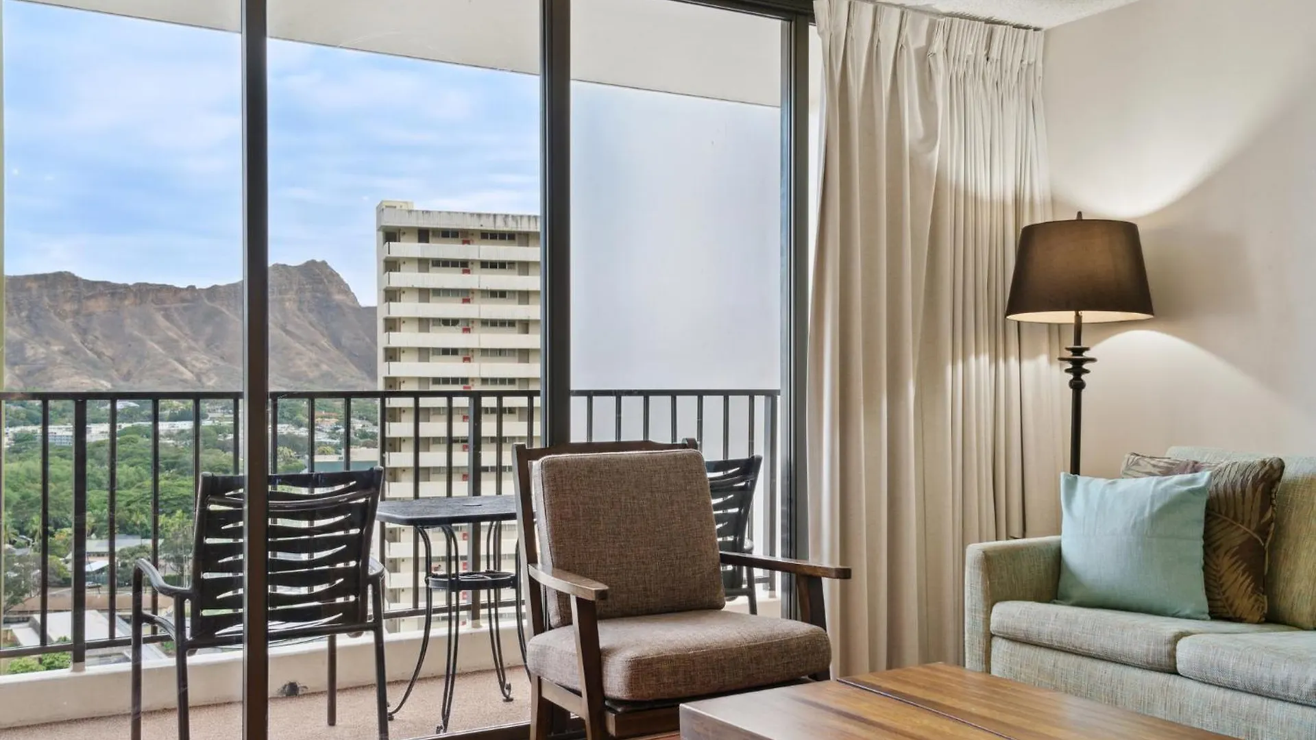 Bright 21St-Floor Corner Condo With Diamond Head Views, Full Kitchen And Steps To Beach Honolulu Amerikai Egyesült Államok